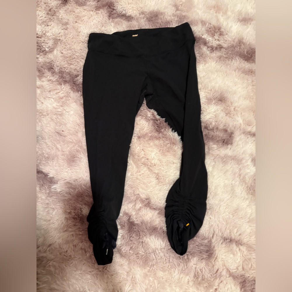 Lucy Black Leggings with Ruched Design